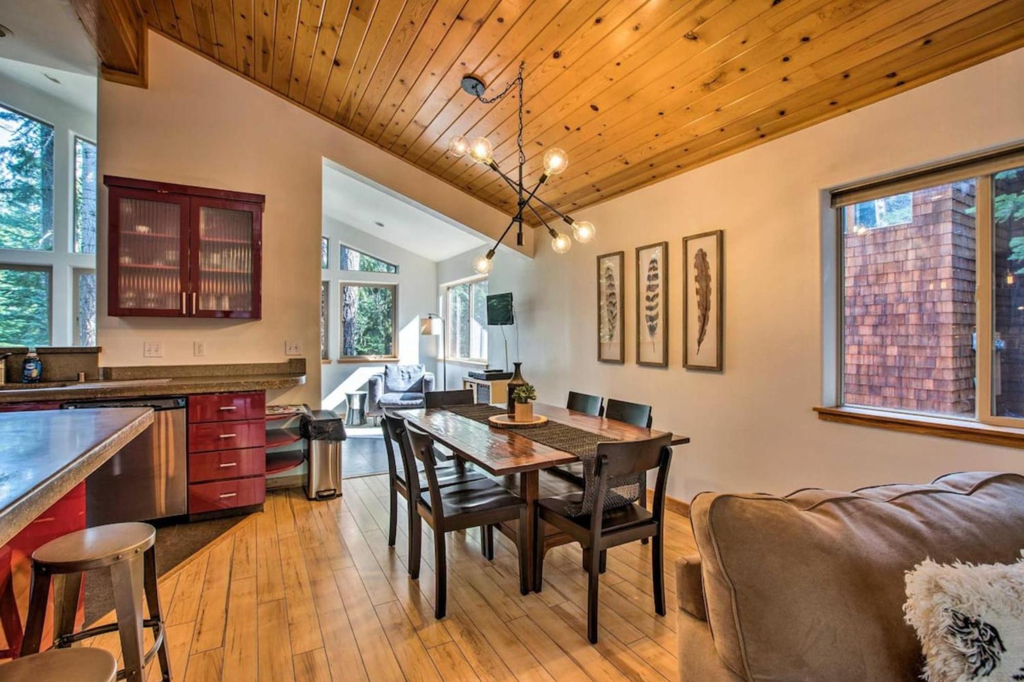 Moosetrack By Avantstay Cozy Cabin In The Of Tahoe Donner W Hot Tub トラッキー エクステリア 写真