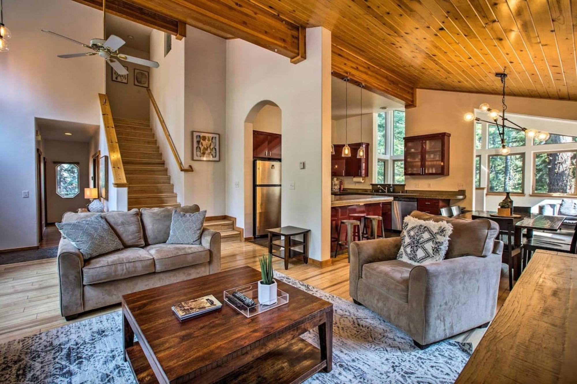 Moosetrack By Avantstay Cozy Cabin In The Of Tahoe Donner W Hot Tub トラッキー エクステリア 写真